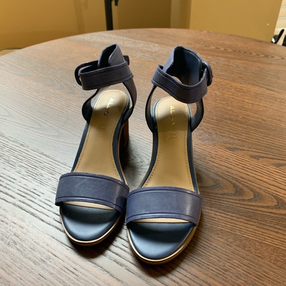 BRAND NEW ALDO Sandles - Picture 2 of 3